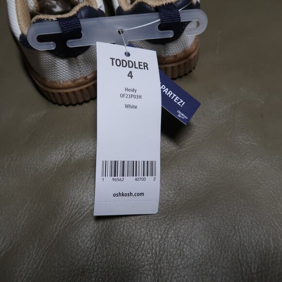 OshKosh B'Gosh White Slip-On Sneakers Heidy Size 4 4T Leather Look Unisex NWT - Picture 10 of 10